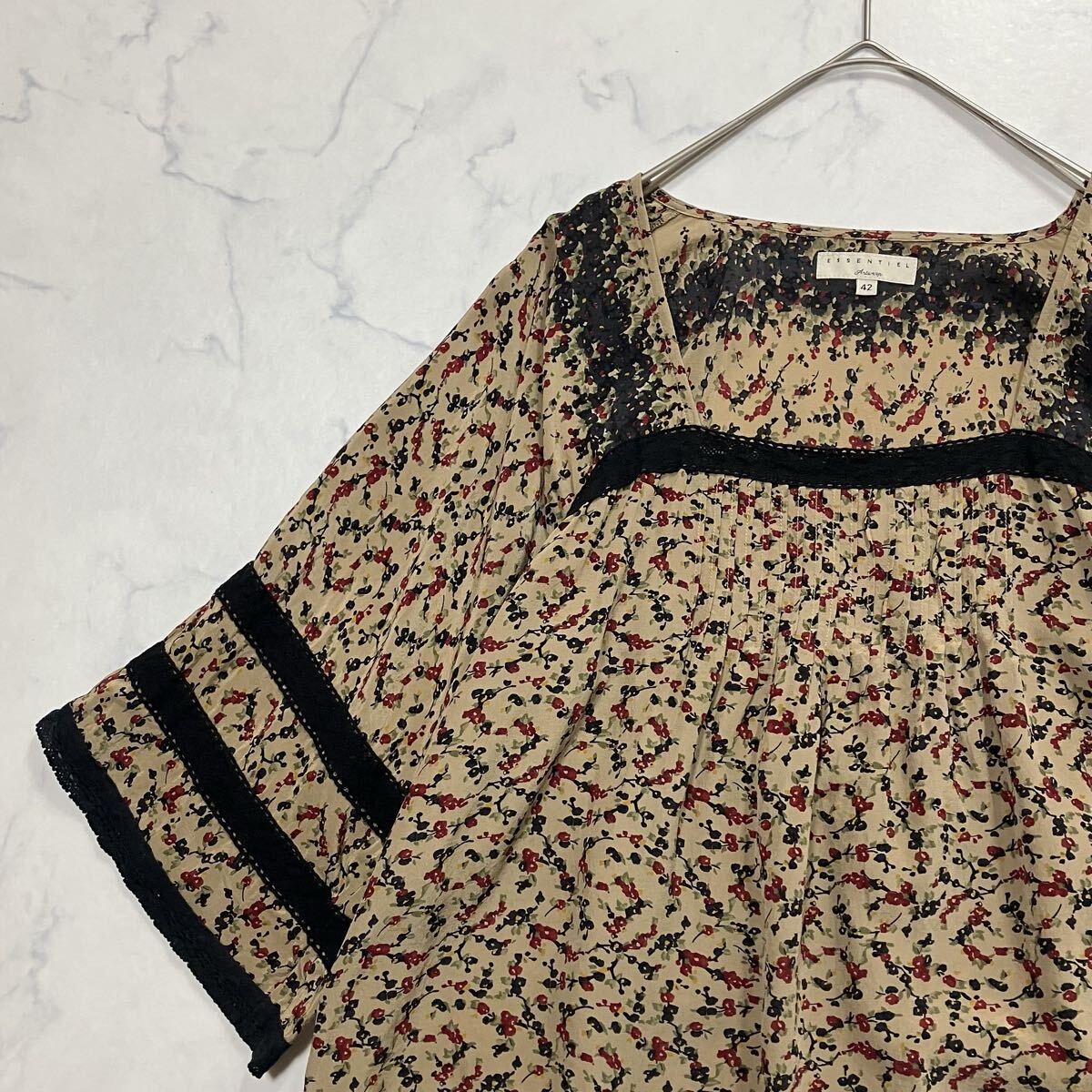 ESSENTIEL ANTWERP エッセンシャル アントワープ 花柄 プリーツ 胸あき 透け感 レース 七分袖 ラグラン プルオーバー シルク ブラウス 42拍卖
