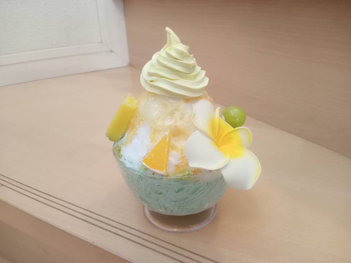 一点物【食品サンプル】メロン&パインかき氷 フルーツ付き  実物大サイズ 高級品 レア物 新品未使用 キャンペーン中 foodsamples拍卖