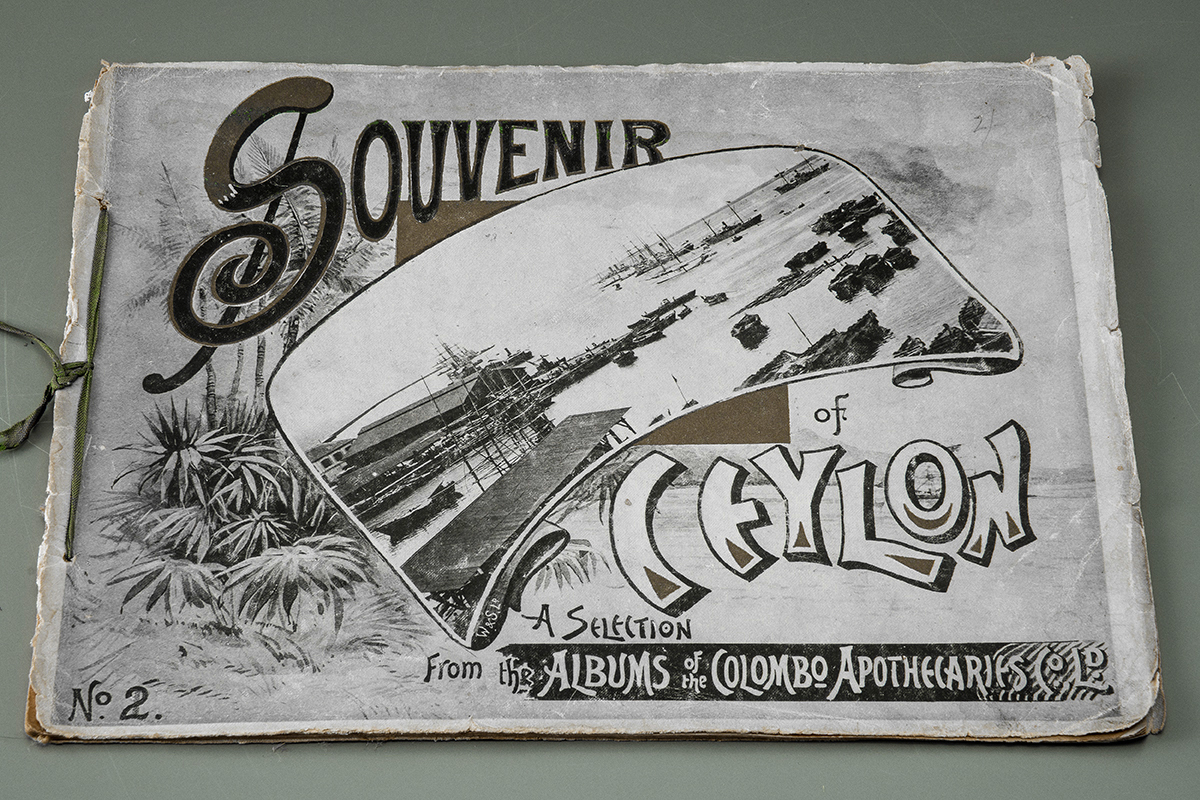 Souvenir of Ceylon: A Selection from the Albums of the Colombo Apothecaries Co. Ld,  希少本拍卖