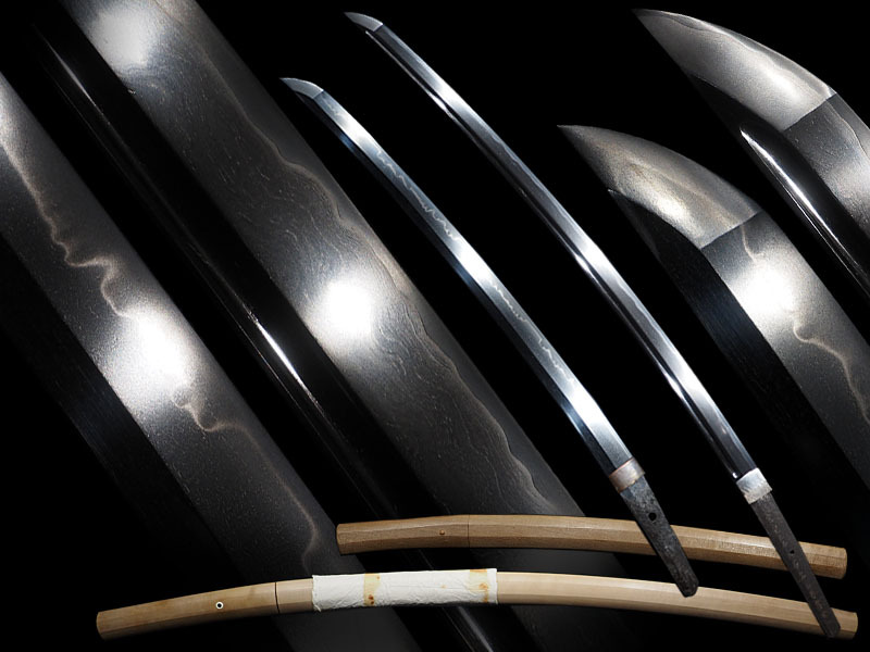 春光大小二振りセット 豫洲住春光作之 皇紀二千六百年二月吉日、御荘住春光 美しい杢目肌の地鉄に素晴らしい刃文の二振りをセットで拍卖