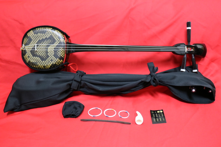 沖縄三線初心者セット(初心者に扱いやすい三線です。)新品未使用拍卖