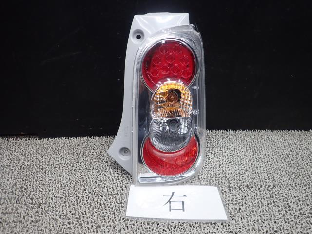 ミラココア DBA-L675S 右テールランプ R59 81550-B2480拍卖