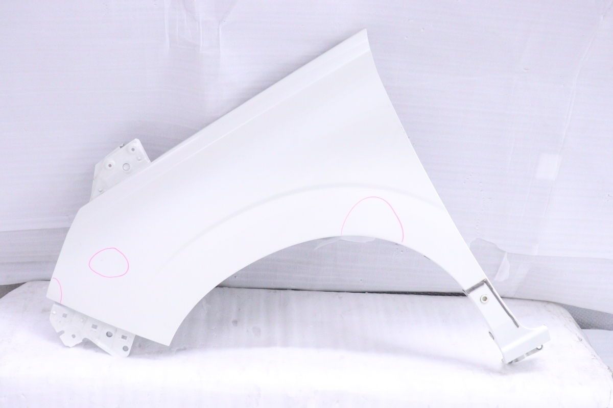 58-978★スポ穴有★C27 セレナ 左フェンダー★F3101-5TFMA オーテック ハイウェイスター ホワイトパール 補修用 純正★日産 (UK)拍卖