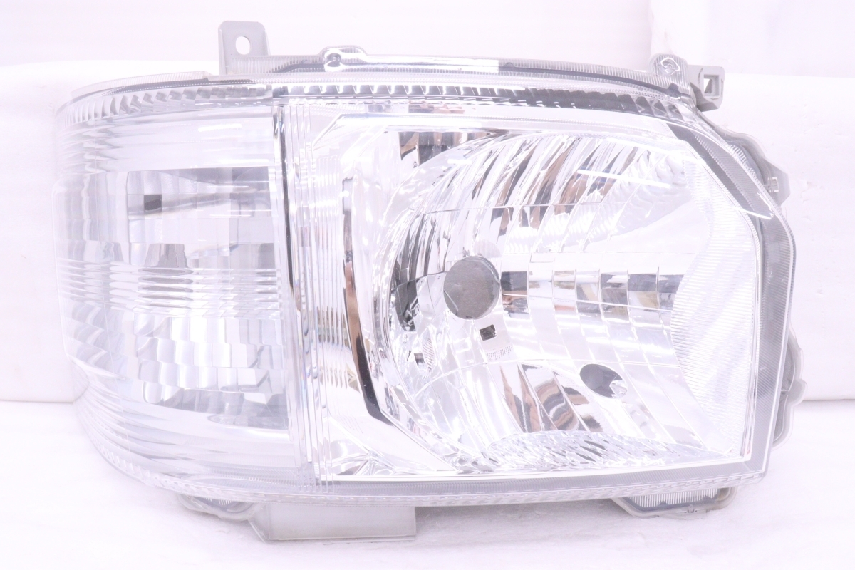 58-849★4型~ ハロゲン 200系 ハイエース★右ヘッドライト KOITO 26-131 打刻:71 ユニット メッキ 純正★トヨタ (DM)拍卖