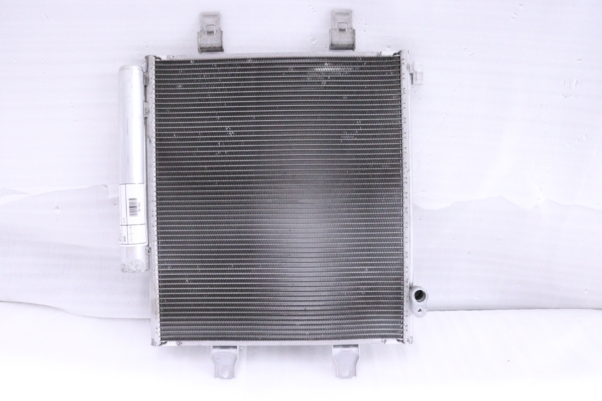 58-1852★正常品★LA900S タフト コンデンサー 818 88460-B2040 純正★ダイハツ (QT)拍卖