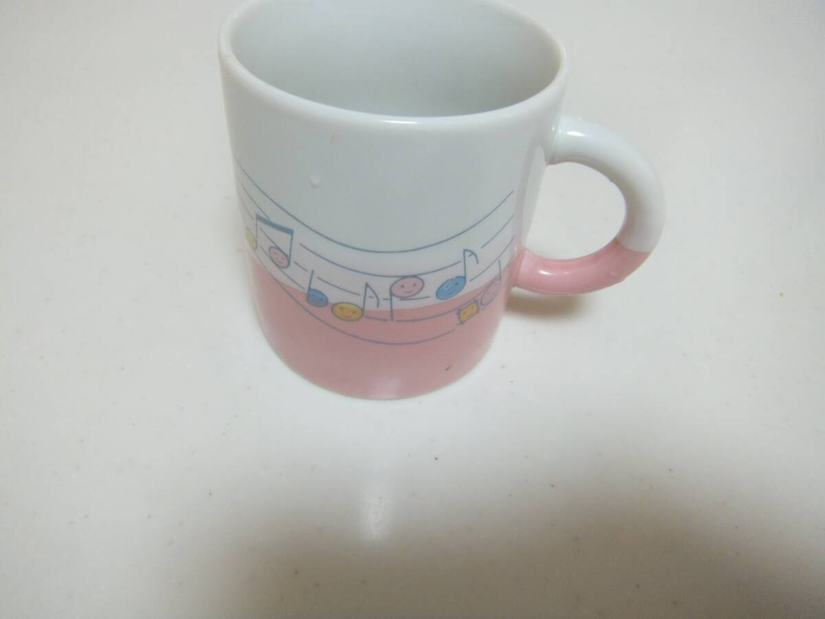 音符デザイン マグカップ ホワイト&ピンクデザインです。音楽好きな方はぜひ。拍卖