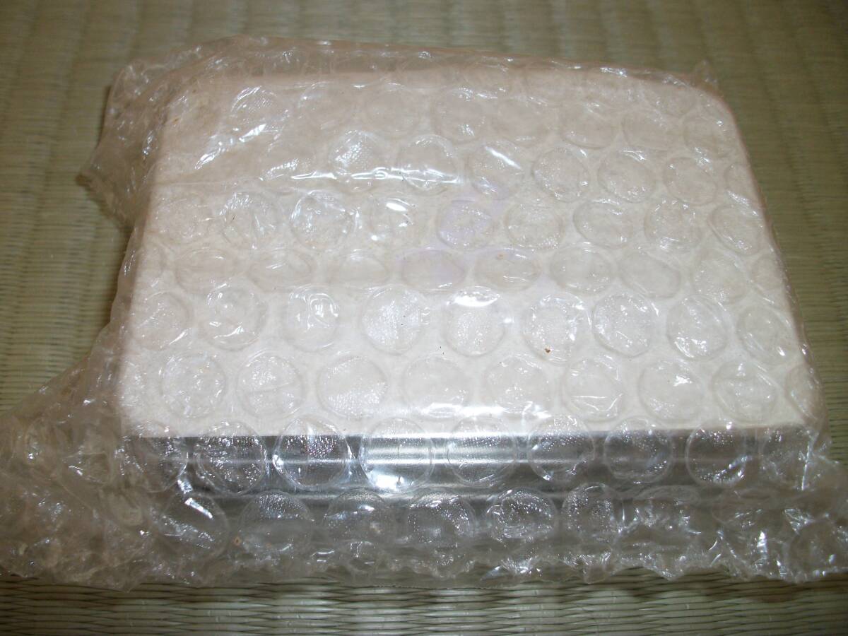 新品未開封未使用アニエスべ―トランク型缶ケース、小物入れ bの文字が真ん中に印字拍卖