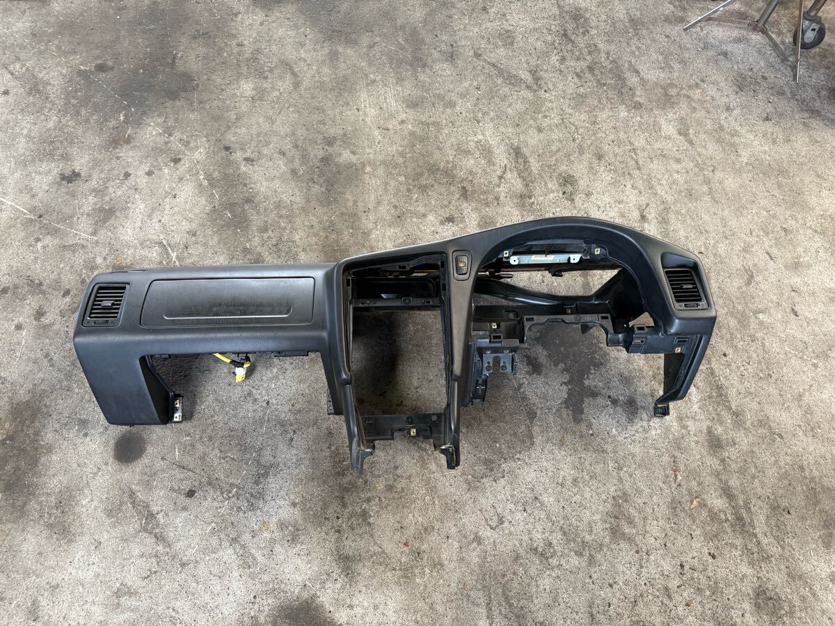 日産純正 ステージアWGNC34後期 ダッシュボード (引き取り限定品)。拍卖