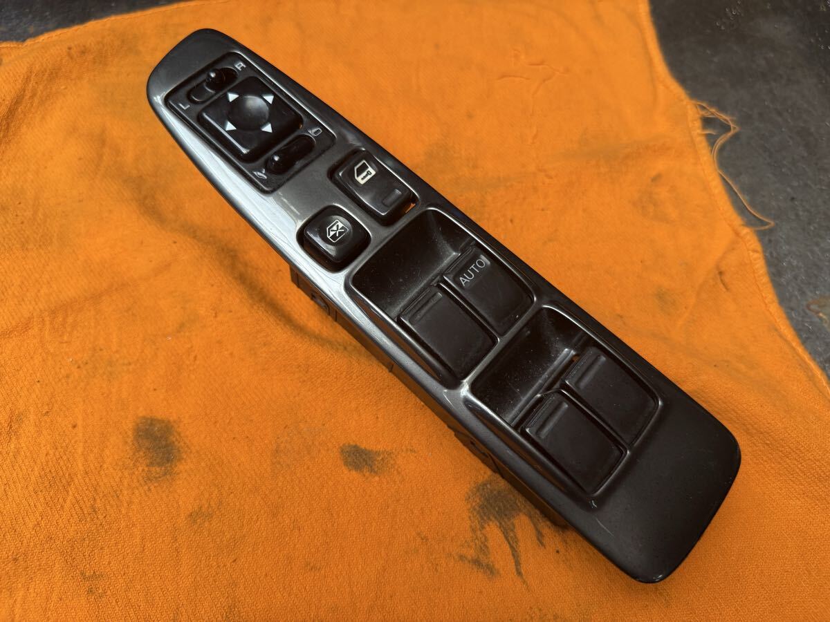 日産純正 ステージアWGNC34後期 運転席側 パワーウインドウスイッチ。拍卖