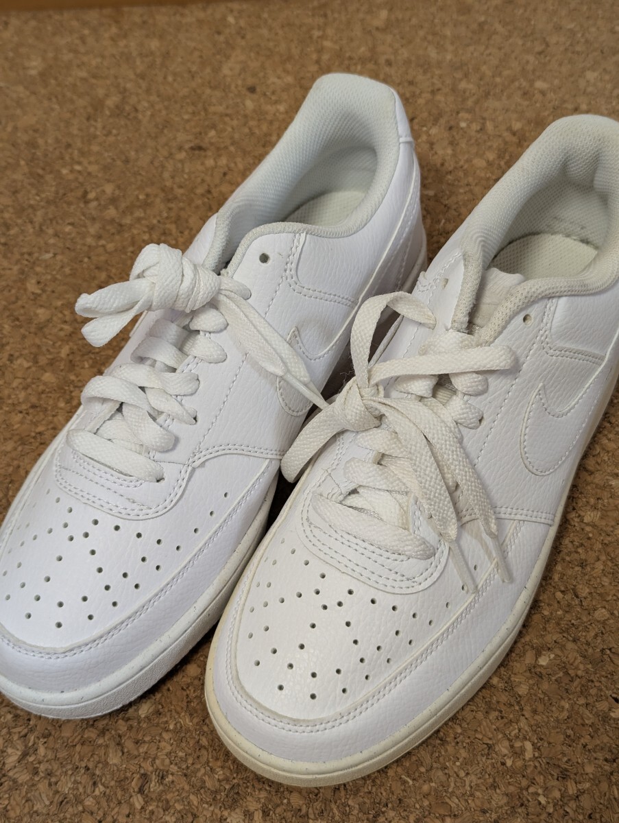 ナイキ スニーカー コートビジョン 白 25cm DH3158-100 通勤 通学拍卖