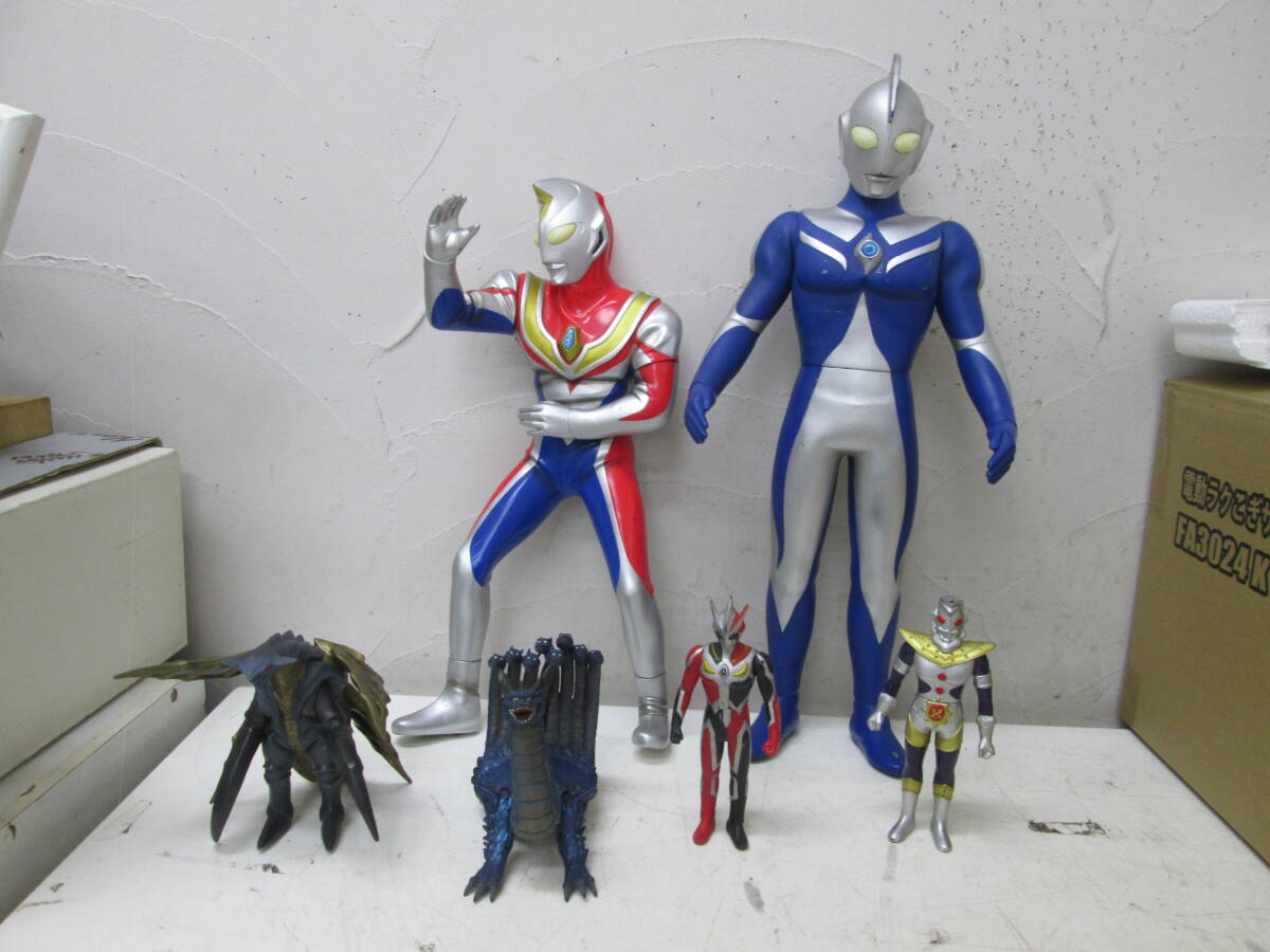 (89)♪ウルトラマン 怪獣 ソフビ まとめて コスモス ダイナ キング ダークファウスト バジリス ミズノエノリュウ BANDAI 円谷プロ拍卖