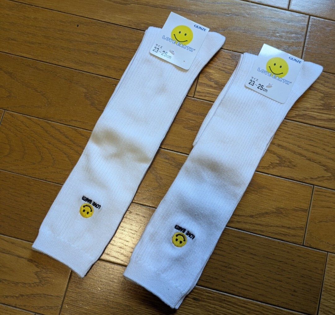 【LOVE EARTH】【2足セット】ガールズ & レディース・ハイソックス・ワンポイント刺繍・リブ編み・スクールソックスにも ◎・白ソックス拍卖