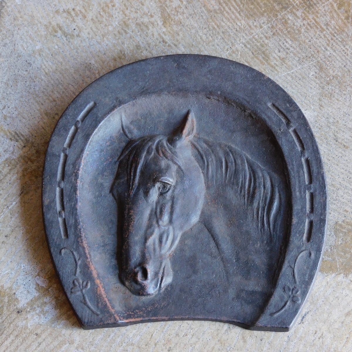 南部鉄器 三厳堂 馬の図 壁掛け HK-a-05346 / タペストリー 馬 壁飾り 南部 鉄器拍卖