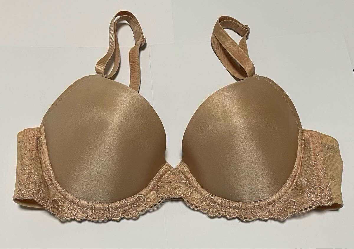 新品triumph Tシャツブラ D65 ストラップ取り外し可能インナー ベージュ 肩ズレ防止 レースワイヤーブラジャー パッド付きトリンプ最終価格拍卖