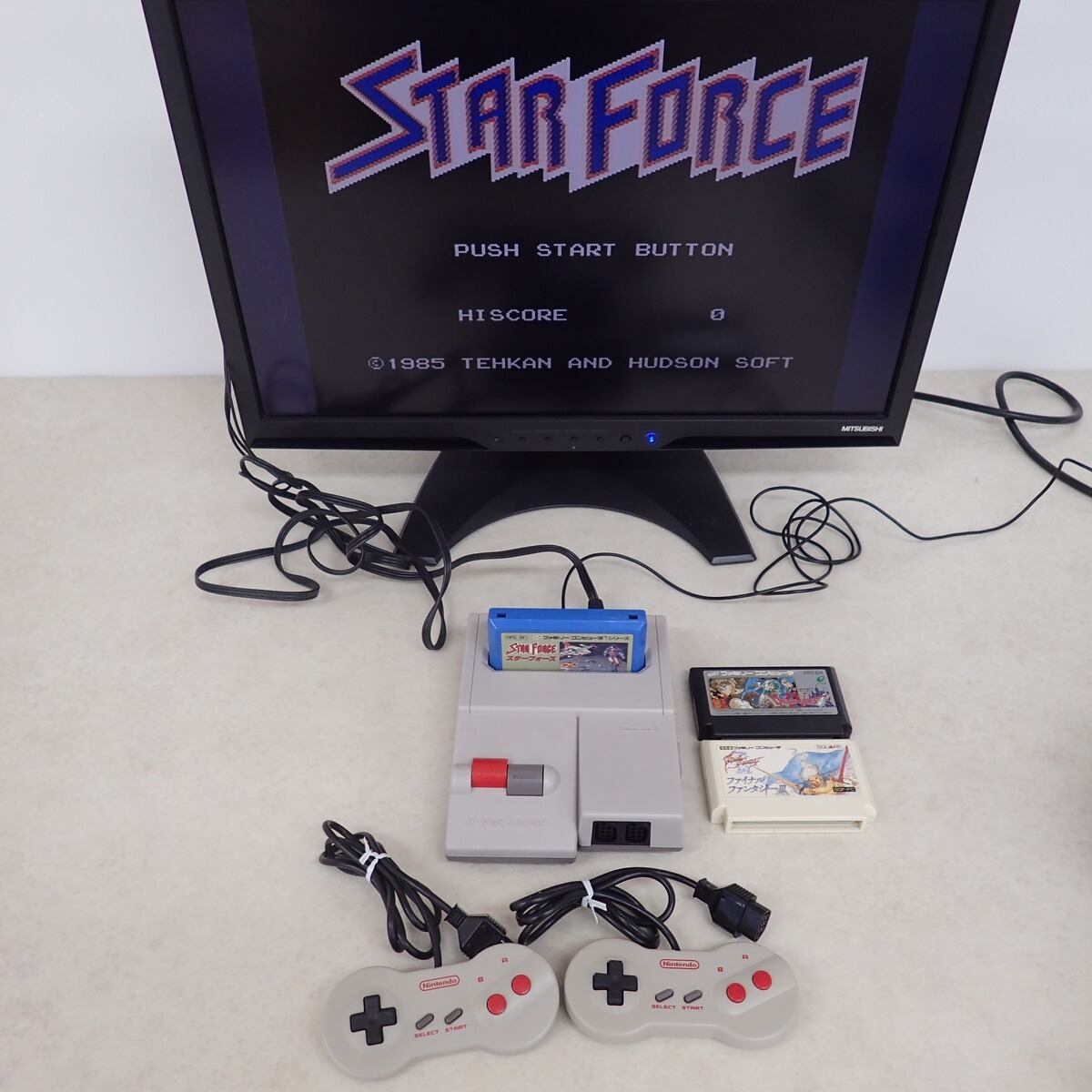 ☆動作品 FC ニューファミコン HVC-101 本体 + ソフト スターフォース 等 3本 まとめてセット 任天堂 Nintendo【IO拍卖