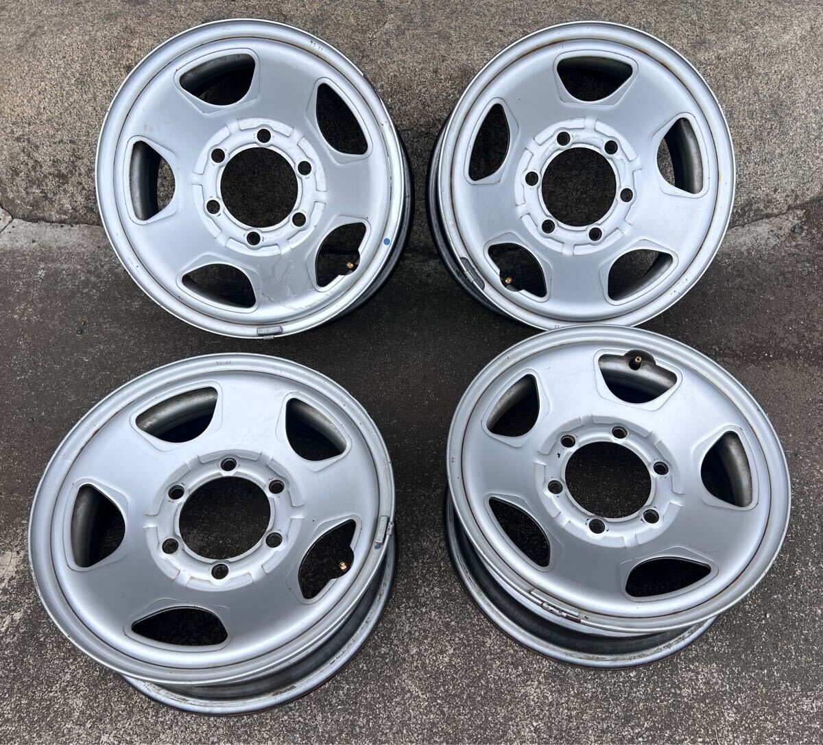 TOPY製スチールホイール15インチ4本6J6穴 PCD139.7拍卖