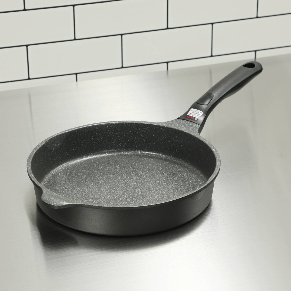 【新品未使用】Hirota ヒロタ 底広設計で 平らな調理面が広い 底広 フライパン【参考価格¥8,800-】拍卖