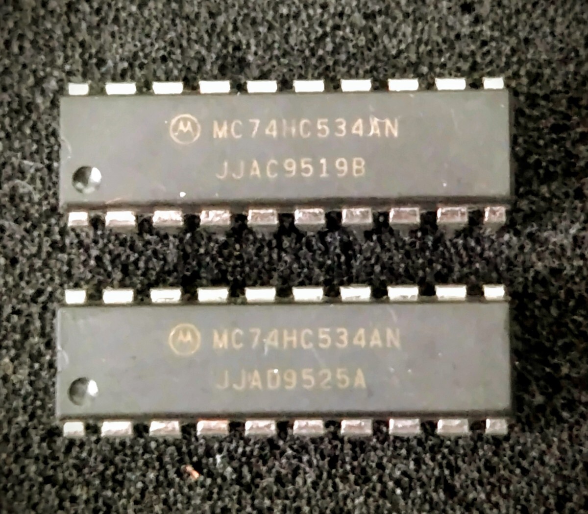 MC74HC534AN モトローラ製 高速 CMOS IC(2個セット) 拍卖