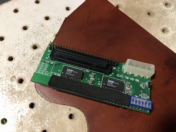 動作確認済 SCA80ピン ‐ 50 or 68ピン SCSI変換アダプタ ターミネーター付(CA250605)拍卖