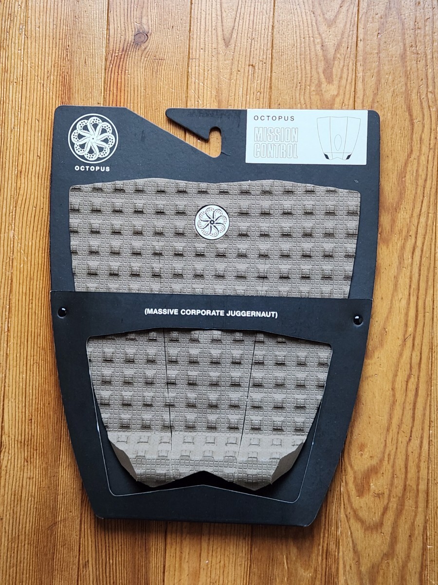 NEW MODEL<新品・即決・定形外>オクトパス MISSION CONTROL デッキパッド 3ピース(茶)拍卖