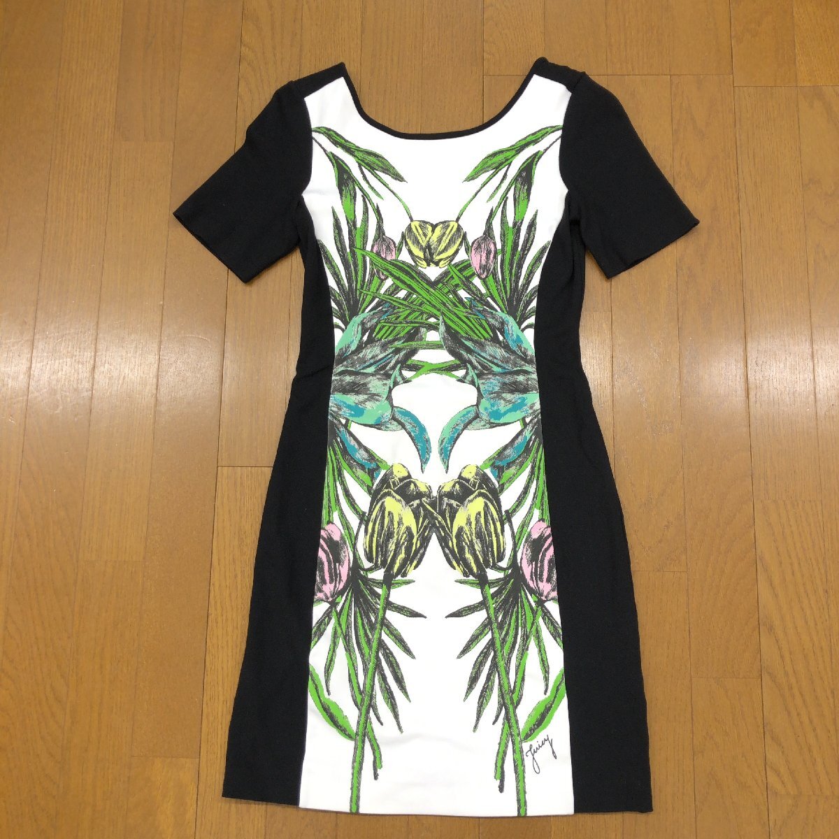 JUICY COUTURE ジューシークチュール ストレッチ バックシャン ドレス ワンピース 4 白×黒 半袖 ミディ丈 花柄 レディース y2k archive拍卖