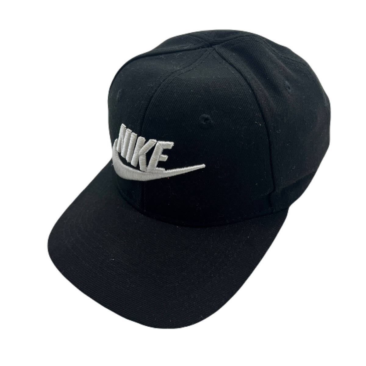ナイキ コットン キャップ ブラック 黒 エンボス 刺繍ロゴ キッズ 子供用 【 人気ロゴ 】 サイズ調整可 帽子 NIKE ●FMC136拍卖
