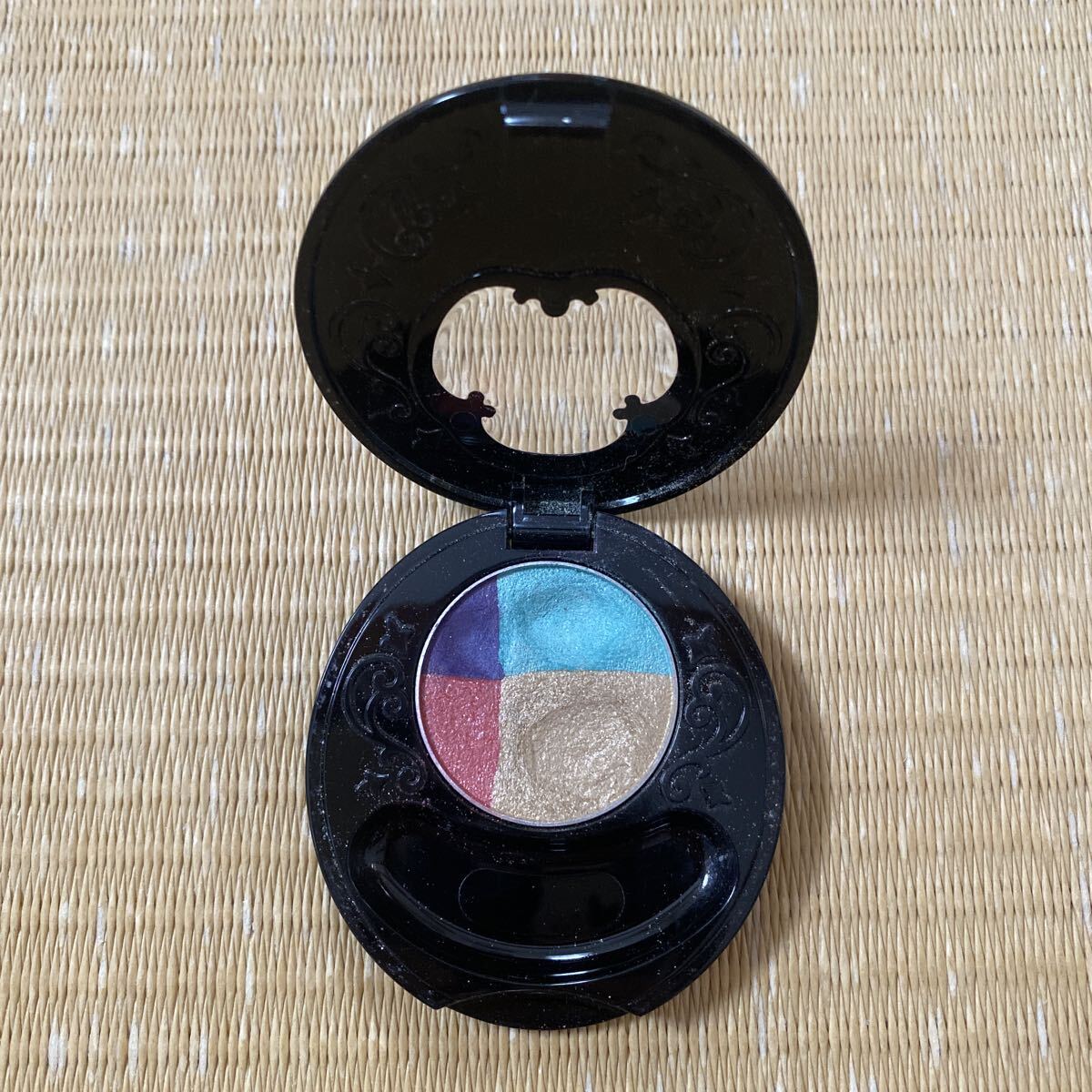 ANNA SUI・アイシャドウ(限定品)03拍卖