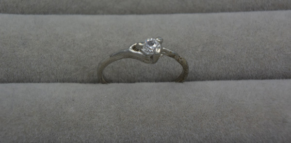 (■73)ラインストーンのついた銀色のリング拍卖