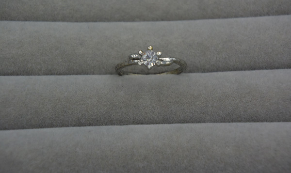 (■76)ラインストーンのついた銀色のリング拍卖