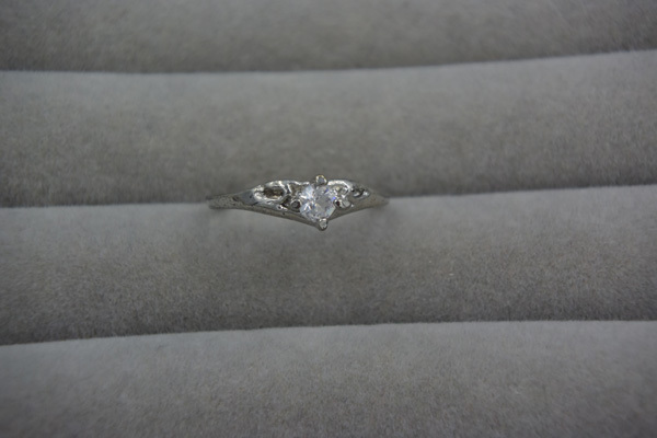 (■94)ラインストーンのついた銀色のリング拍卖