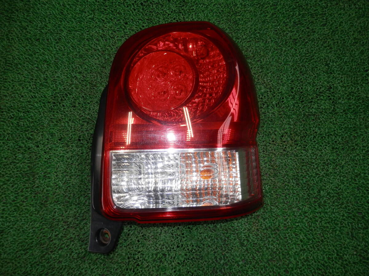 ◆3508-174 H25 トヨタ ポルテ NCP145 右テールライト拍卖