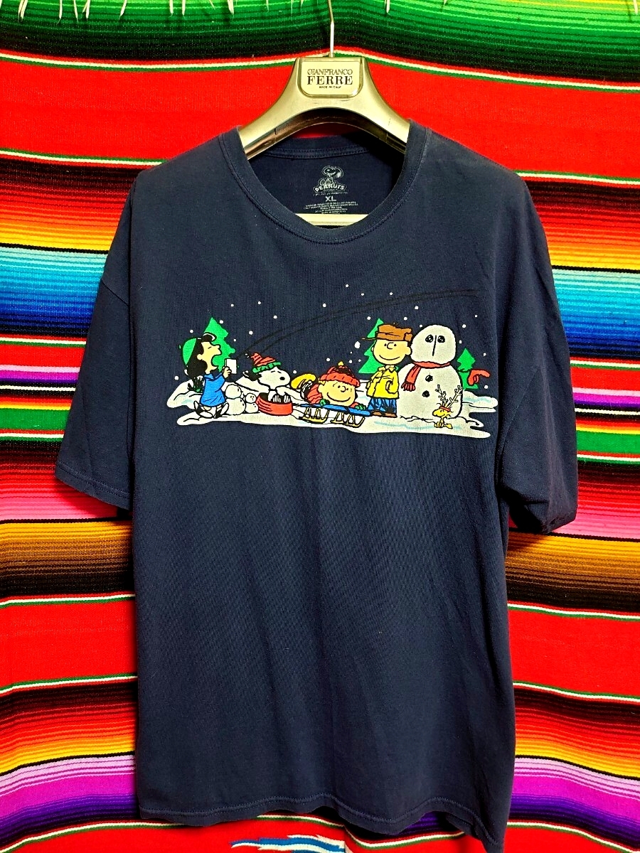 PEANUTSオフィシャル 2011年製 ピーナッツ フレンズ HOLIDAY プリントTシャツ XLサイズ ネイビー スヌーピー ウッドストック拍卖