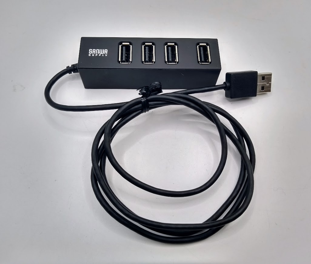 ●サンワサプライ 磁石付き4ポートUSB2.0ハブ(ブラック) USB-HUB253BK拍卖