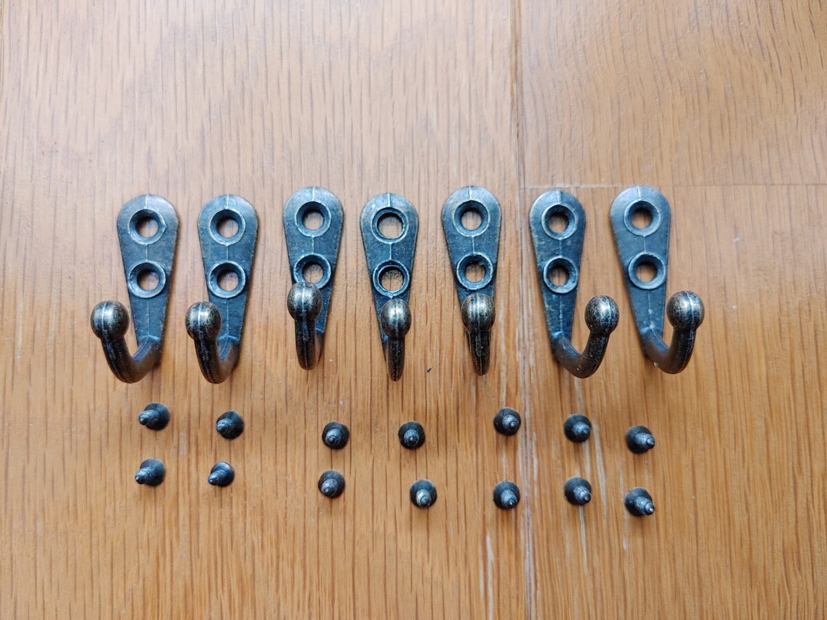 壁掛けフックネジ付き 7個拍卖
