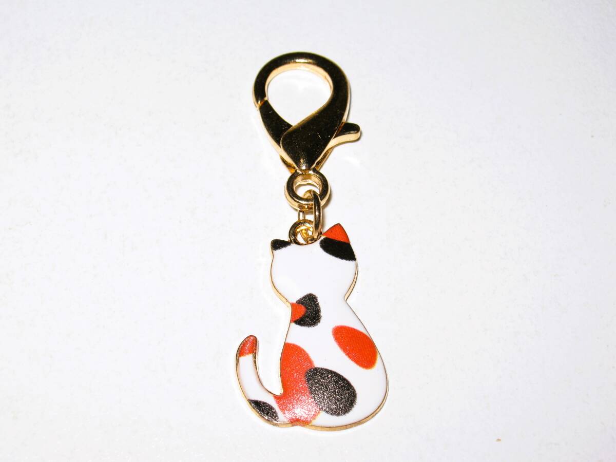 【後ろ猫 キーホルダー 三毛猫】3色 ミニ 小さい 小型 猫 ネコ かわいい お洒落 アクセサリー インテリア 小物 チャーム ハンドメイド拍卖