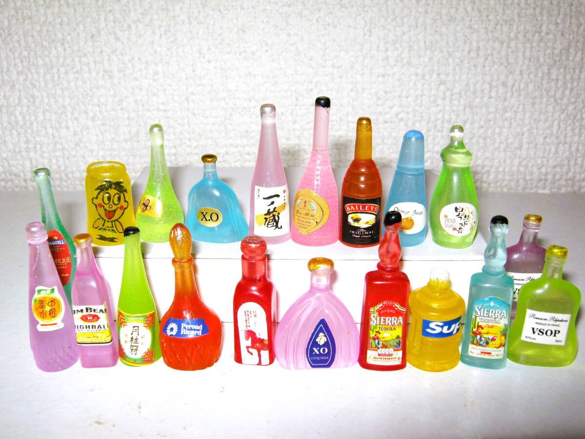 ミニチュア【カラフル ミニボトル 60個】ウイスキーボトル ワインボトル 小物 インテリア 小型 置物 お酒 飾り 装飾 ドールハウス 酒瓶拍卖