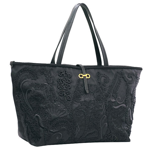 送料無料 本物 美品 サルヴァトーレフェラガモ トートバック 刺繍デザイン ガンチーニ ブラック レディースバック おしゃれ 普段使い拍卖