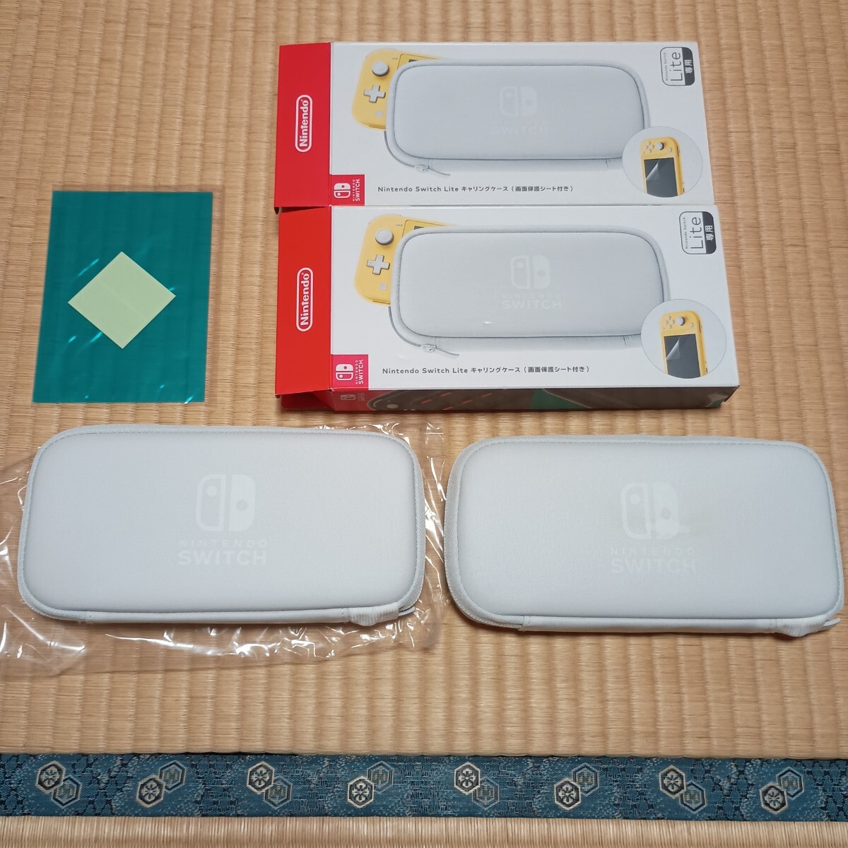 Switch lite キャリングケース 2個 1つは新品拍卖