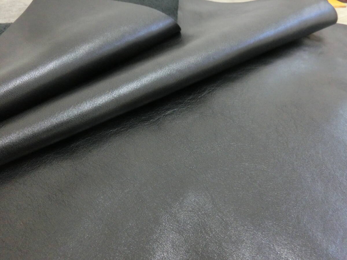 Y28【今週の特価】黒 形状良好 コンビ鞣しタンニン含 革らしいシボ感有 ニッピシール無 1~1,2ミリ 最長部約88×44㎝ 拍卖