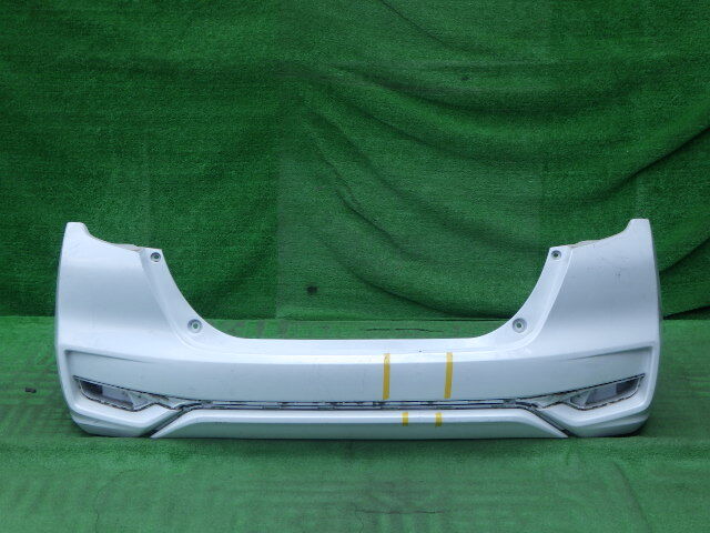 GK3 GK4 GK5 GK6 フィット GP5 フィットハイブリッド 後期 純正リアバンパー リヤバンパー 白 パール 71501-T5A-J500拍卖