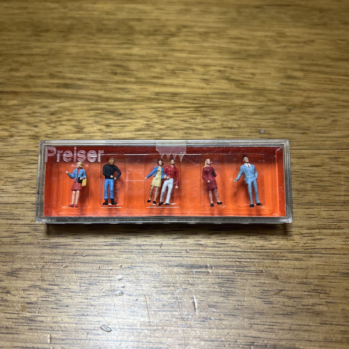 送料込み■未使用 プライザー Preiser  10054 カップル? 水色 保管品 塗装済完成品 HO(1/87) 情景 背景 フィギュア拍卖