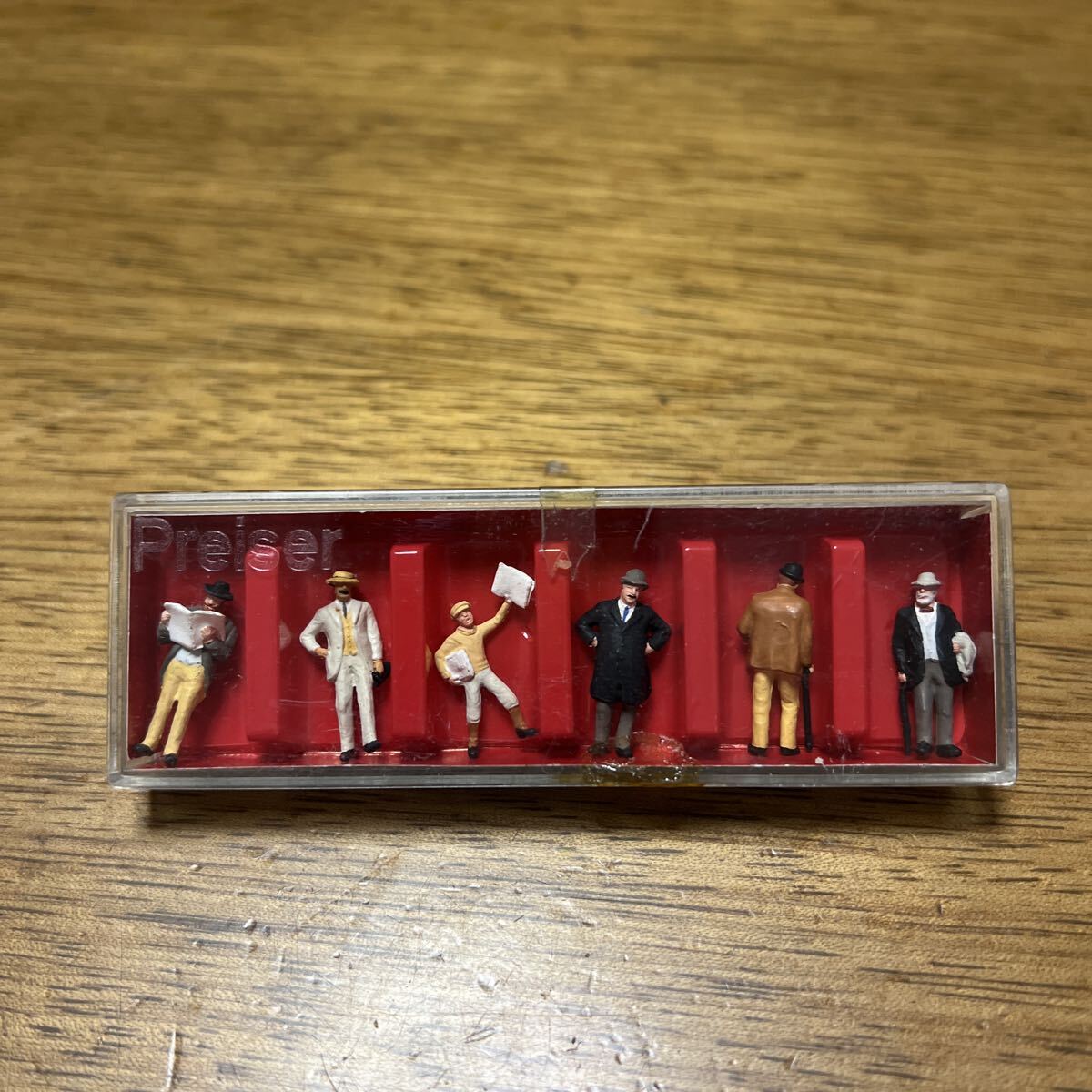 未使用保管品■プライザー Preiser 12133 プラットホームにて 1900年頃? 塗装済完成品 HO(1/87) 情景 背景 フィギュア拍卖