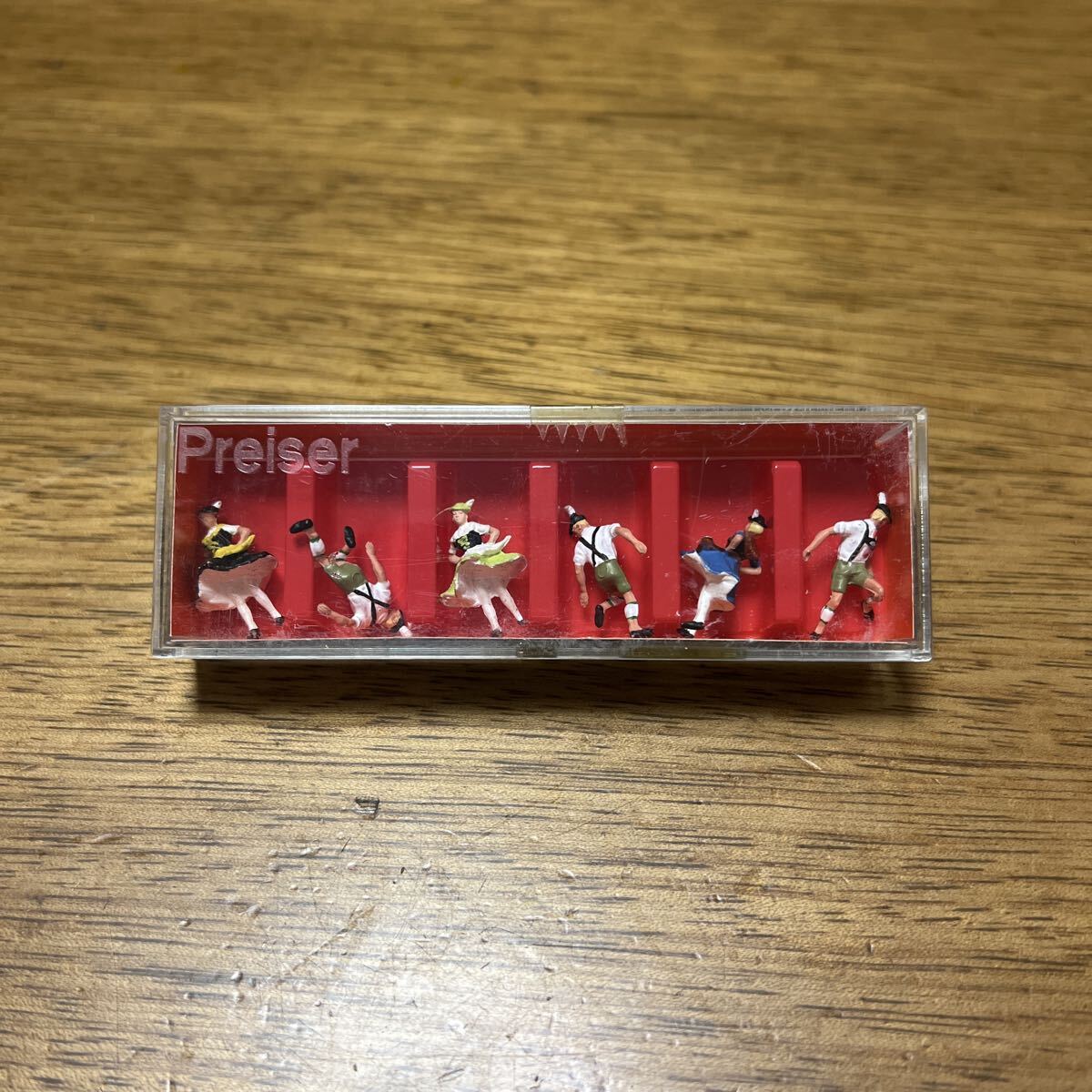 未使用保管品■プライザー Preiser 10240 フォークダンサー? 塗装済完成品 HO(1/87) 情景 背景 フィギュア拍卖