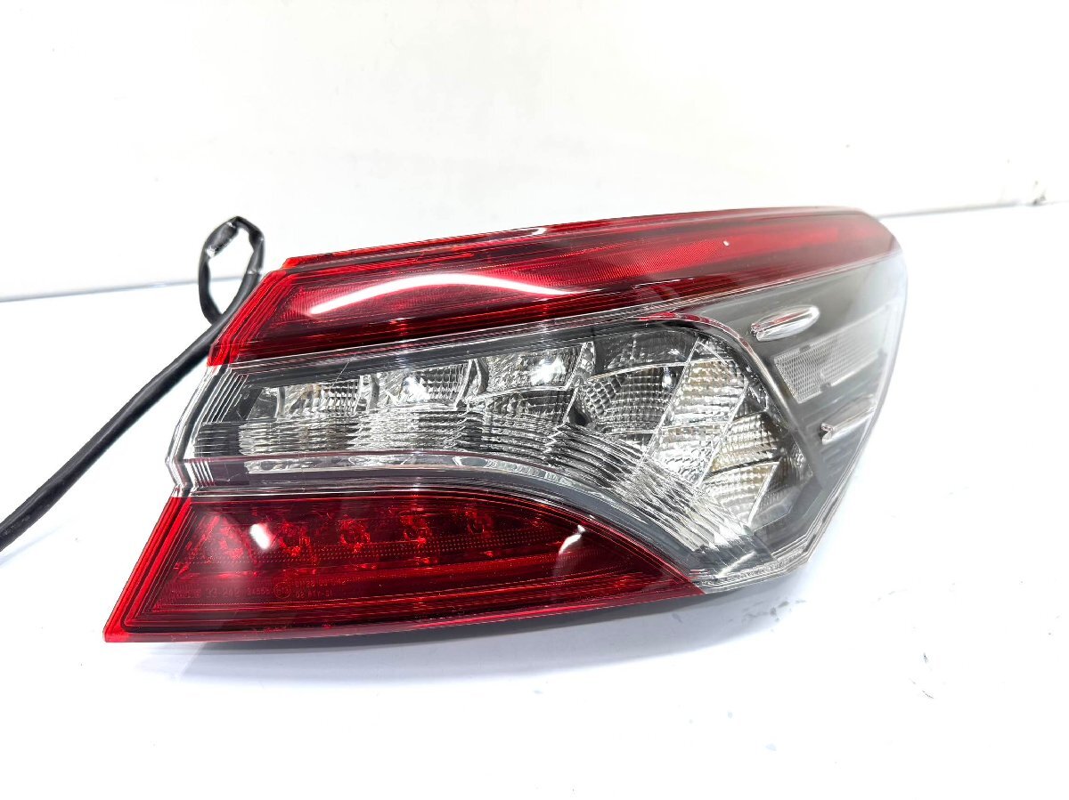 トヨタ カムリ AXVH70 後期 純正 右 テールライト KOITO33-242 (Z30-24)拍卖
