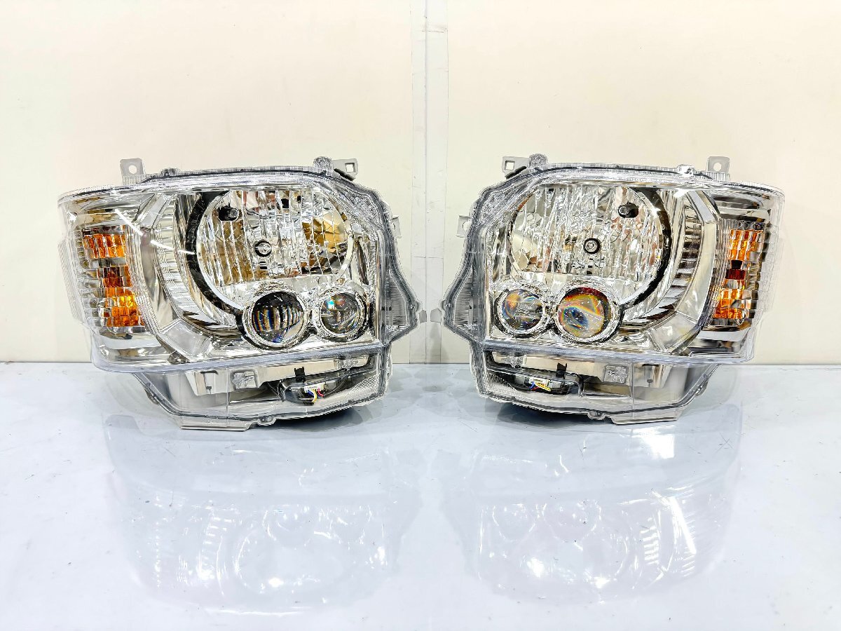 【新車外し/コンピュー付】200系 ハイエース 4型~ 純正LEDヘッドライト左右 KOITO 26-137/刻印A3 (Z28-79)拍卖