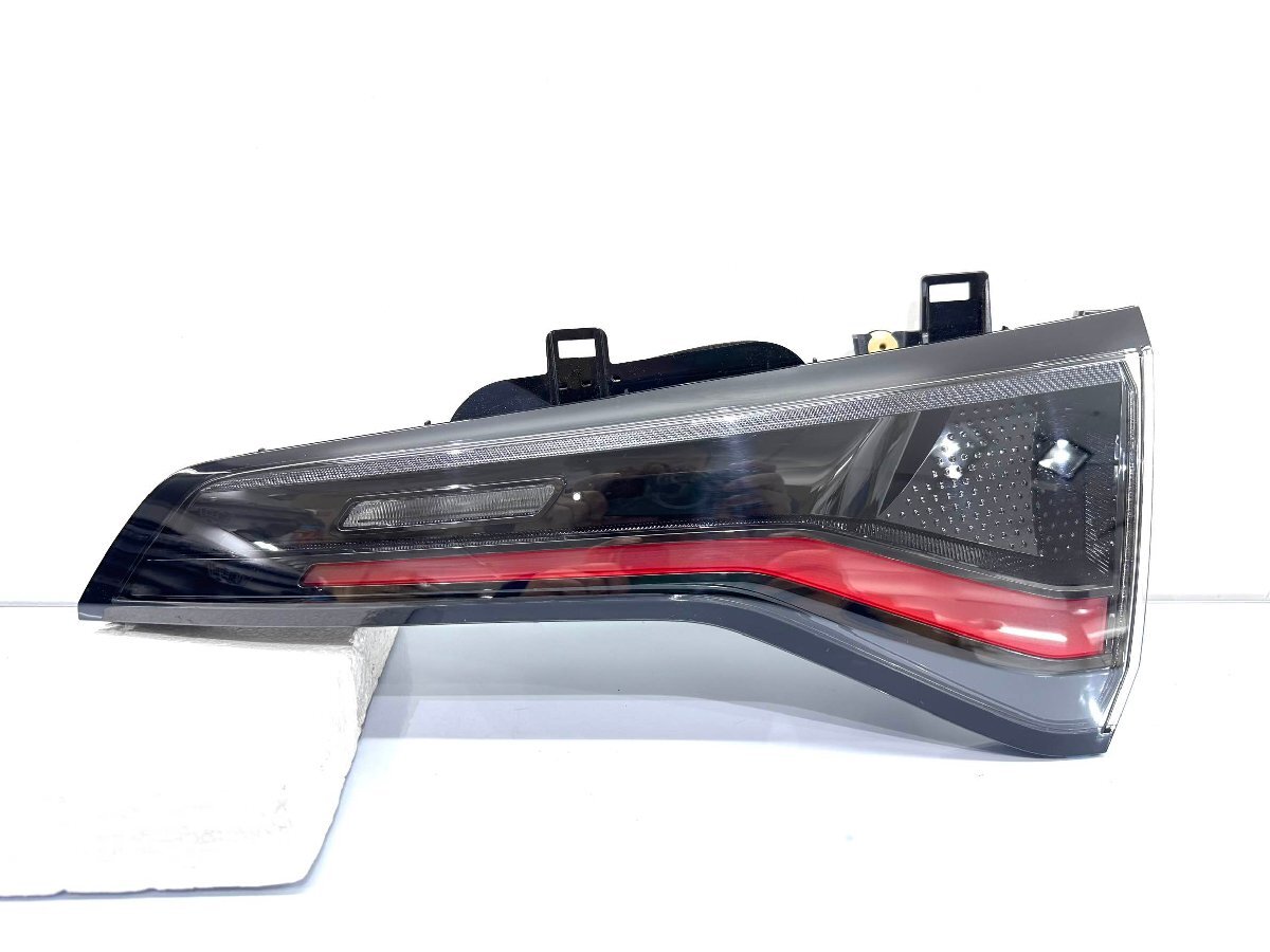 ホンダ ZR-V RZ3/4/5/6 純正 右 テールライト フィニッシャー 内側 KOITO226-8F05K 刻印J0 (Z28-72)拍卖