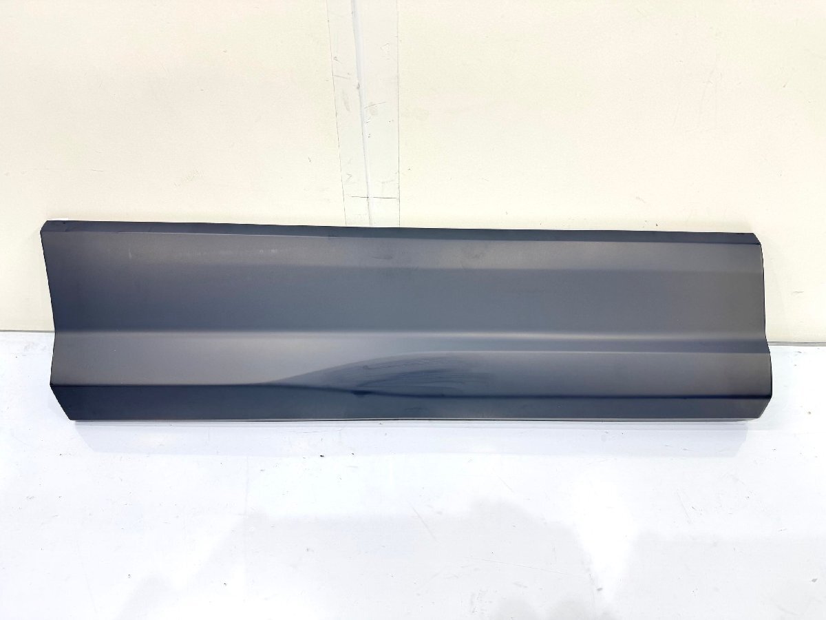 【未使用】アウディ Q2 81A 純正リアドアサイドモール 右 素地 81A853970B (G74-92)拍卖