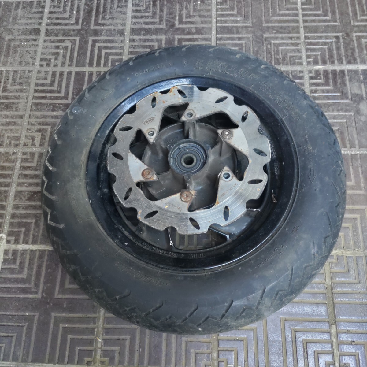 横浜発/マジェスティ/5MG/SG03J/ヤマハ純正品/フロントホイール/タイヤ/YAMAHA/ヤマハ/マジェスティ/ビッグローター/拍卖