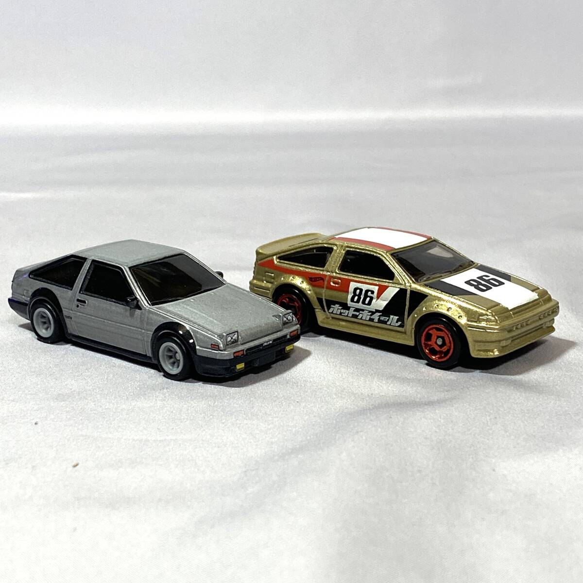 1/64 Hotwheels 2台セット ★ Toyota AE86 Sprinter Trueno ★ Toyota AE-86 Corolla ★ ルース拍卖