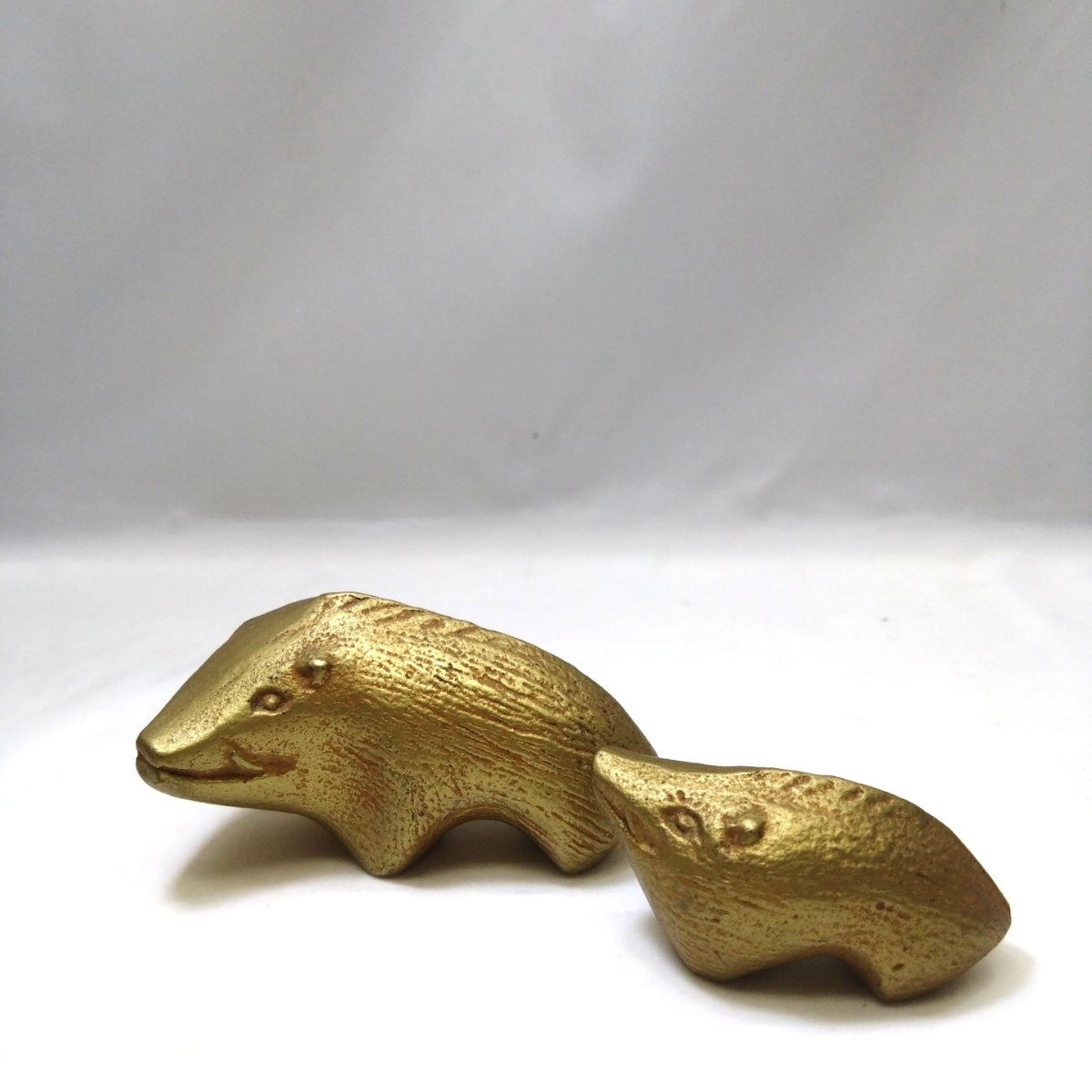 【当時物】 猪 親子 置物 ペーパーウエイト インテリア 昭和レトロ 蔵出し ウリ坊 金属製拍卖